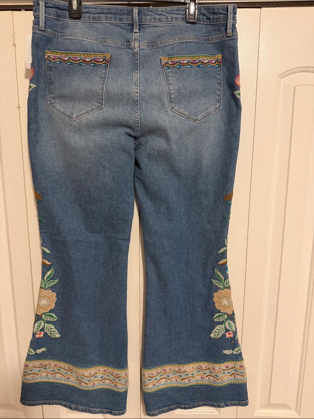 NWT Driftwood Embroidered Floral Bootcut Jeans - Blue - Picture 2 of 5